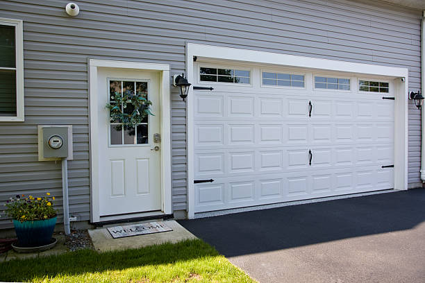 24/7 Emergency Garage Door Panel Replacement experts in Briar Chapel, NC